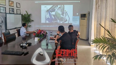 密封件轴承客户考察滚喷设备，轴承线性导轨封盖喷PTFE